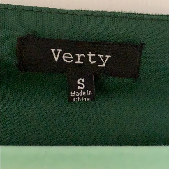 Green dress - Picture 2 of 5